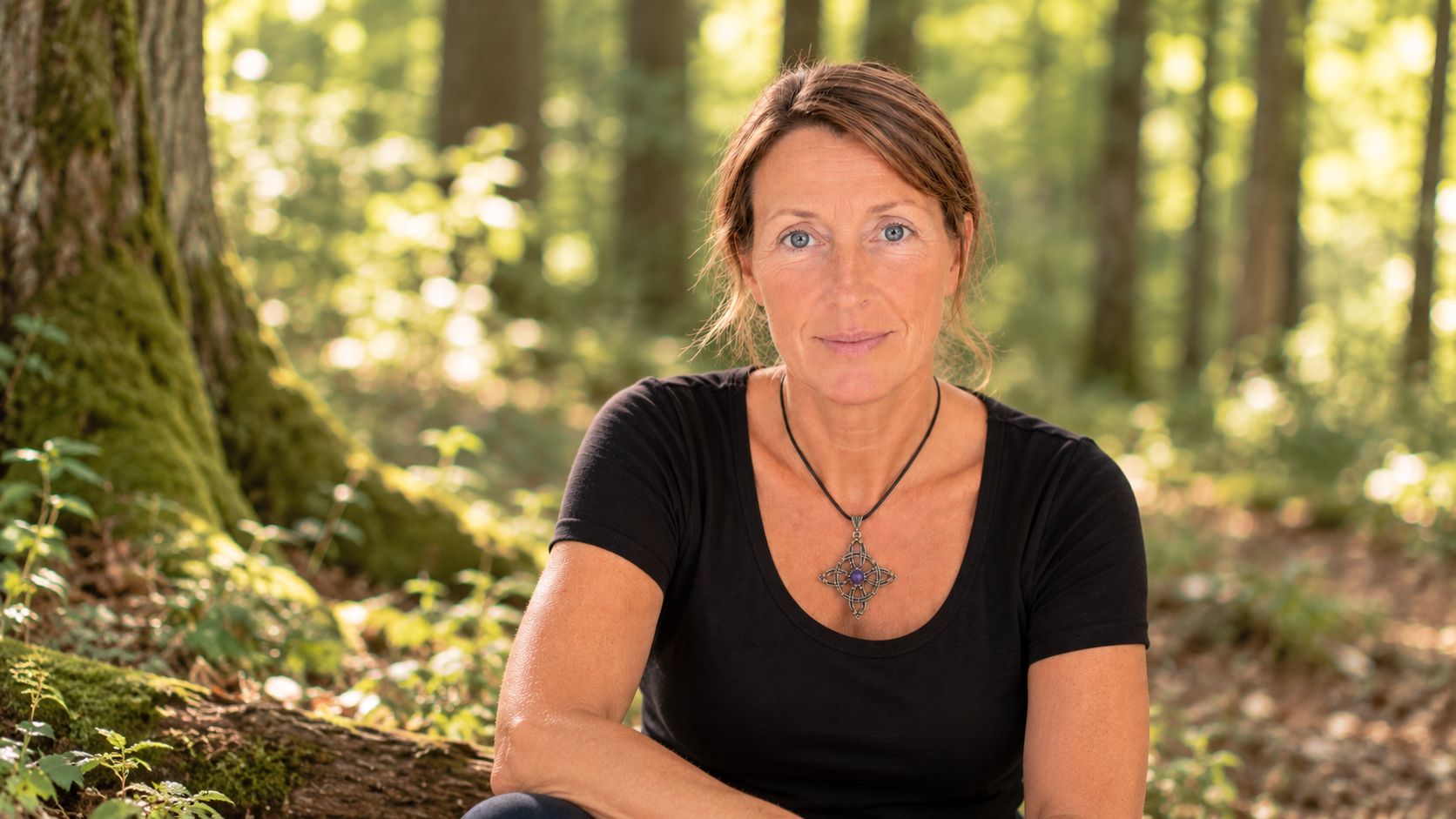 Silvia-Nussbaumer-Portrait-quer-wald_kl